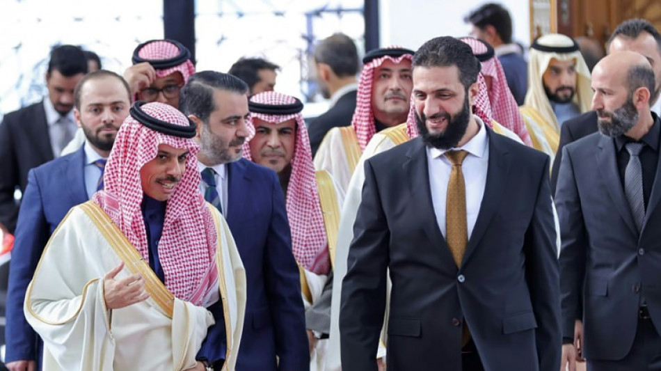 Premi&egrave;re visite &agrave; Damas du chef de la diplomatie saoudienne depuis la chute d'Assad