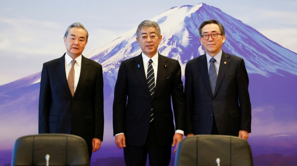 Pequim, Seul e T&oacute;quio concordam em refor&ccedil;ar coopera&ccedil;&atilde;o frente a desafios internacionais