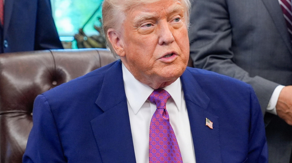 Trump, Kiev dovrebbe accettare l'incontro in Turchia