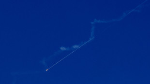 Sirene in Israele per missili Iran, esplosioni a Tel Aviv