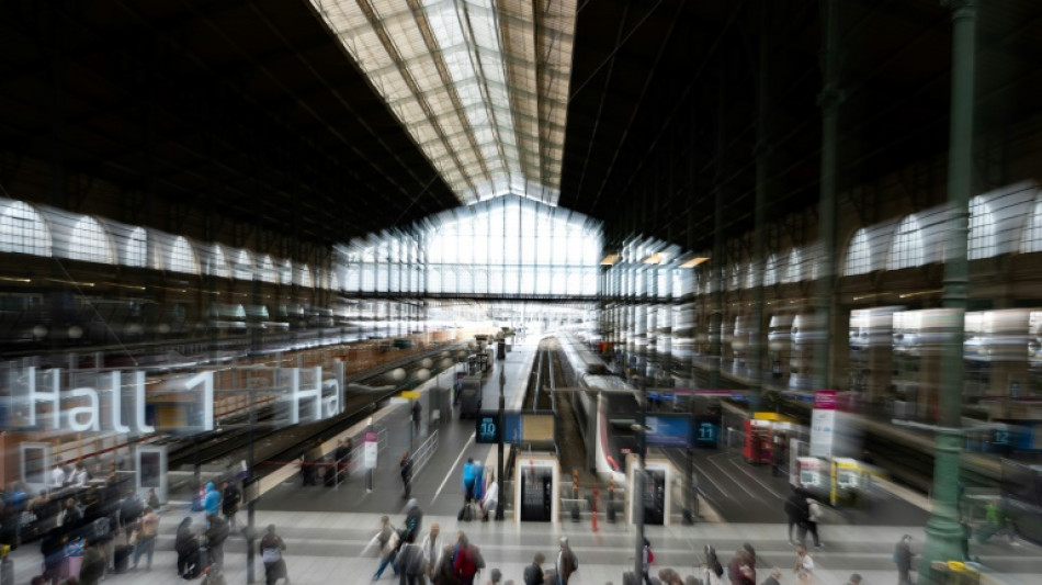 Polizisten und Soldaten suchen an Frankreichs Bahnh&ouml;fen Migranten