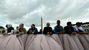 Vatican: deuxi&egrave;me jour de conclave et d'attente de la fum&eacute;e blanche