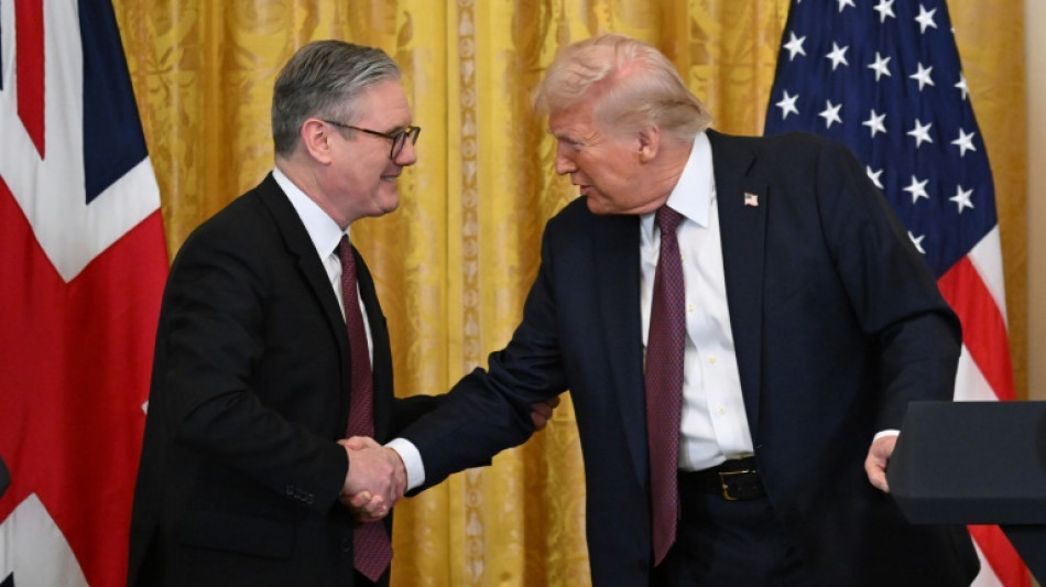 Trump et Starmer: amabilit&eacute;s, d&eacute;tente commerciale mais rien de d&eacute;cisif sur l'Ukraine