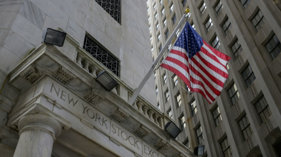 Wall Street termine en baisse, nervosit&eacute; sur la crise de la dette