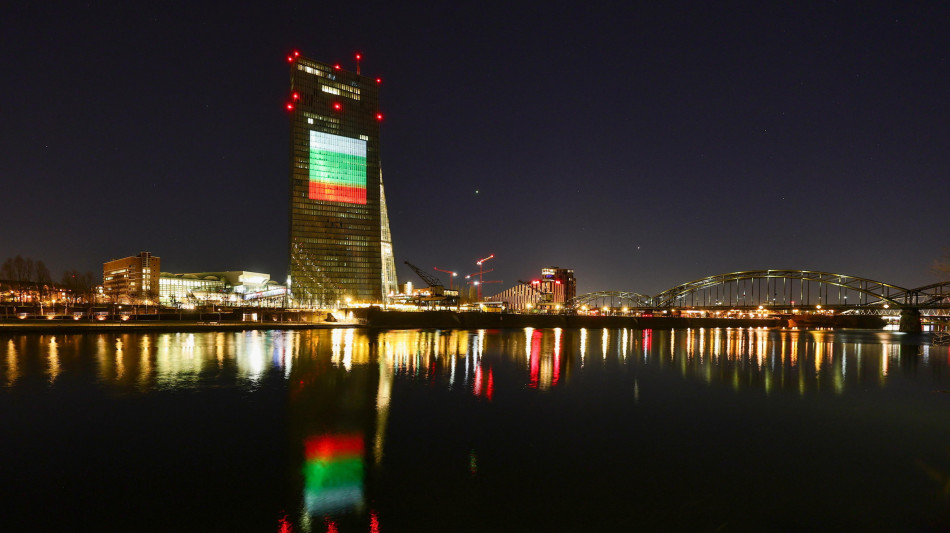 Bulgaria introduce l'euro. Lagarde, 'Benvenuti nella famiglia'