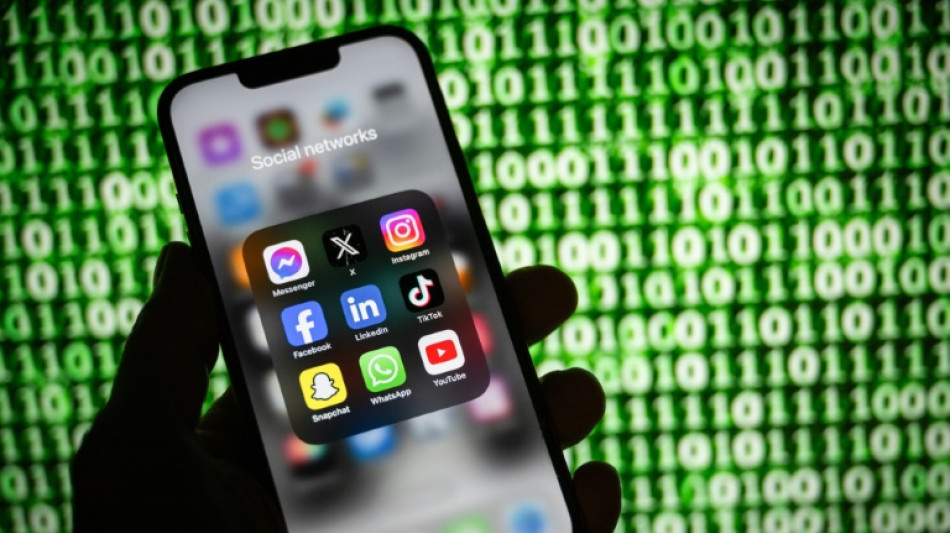 Une utilisation de plus en plus "probl&eacute;matique" des r&eacute;seaux sociaux chez les jeunes Europ&eacute;ens (OMS)