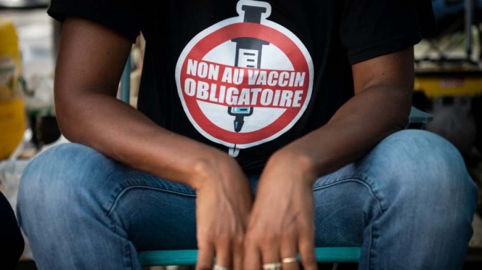 Covid: le gouvernement s'oppose au retour des soignants non vaccin&eacute;s