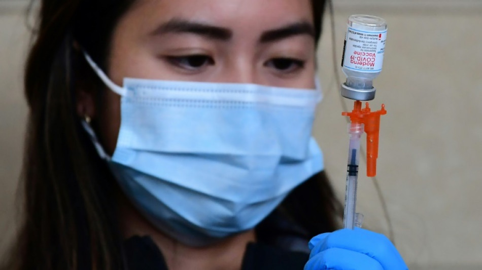 Vacunas anticovid mostraron alta eficacia contra casos graves de &oacute;micron, seg&uacute;n datos de EEUU