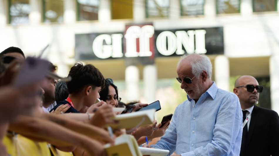 Servillo, chi &egrave; lontano dall'umano pensa che guerra non sia vera