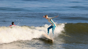 Surf et baignade, les Gazaouis red&eacute;couvrent les plaisirs d'une mer propre