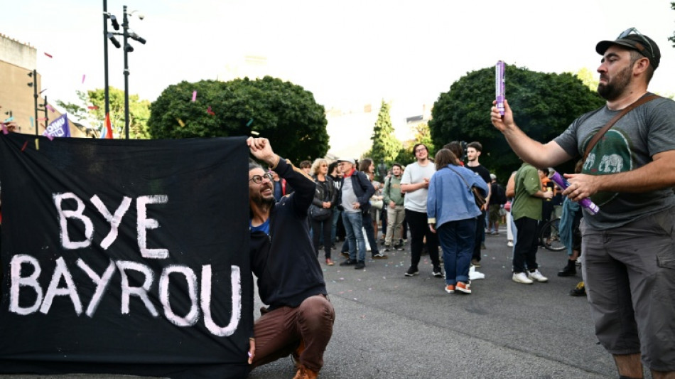 Macron busca primeiro-ministro para uma Fran&ccedil;a em 'turbul&ecirc;ncia'