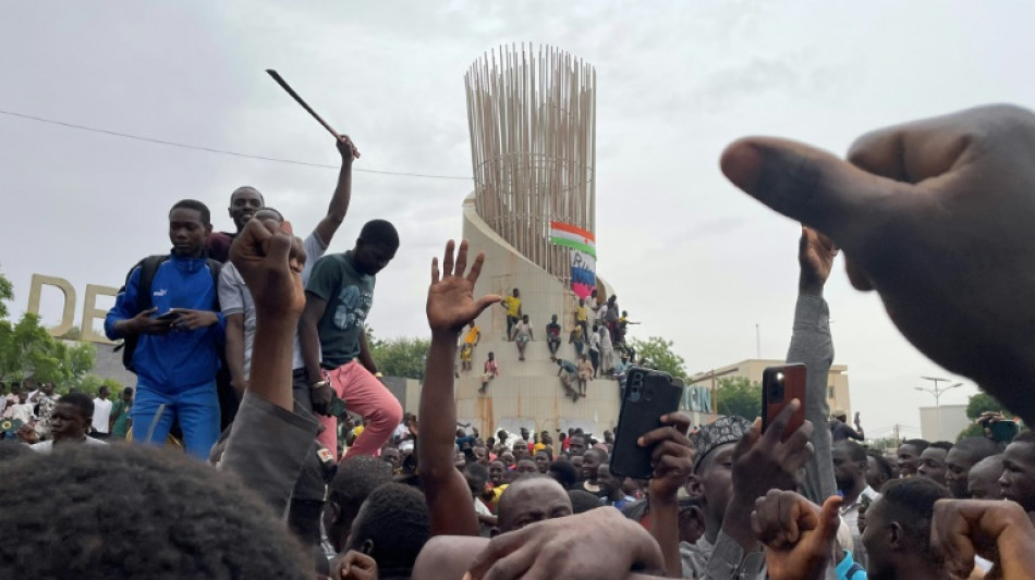 Niger coup leaders win army backing and call for calm