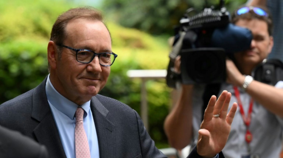 Denunciante diz em julgamento que Spacey pediu que ficasse 'calmo' durante agress&atilde;o