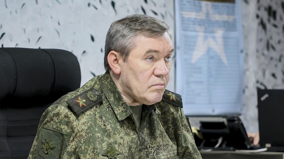 Capo forze russe Gerasimov ordina il cessate il fuoco