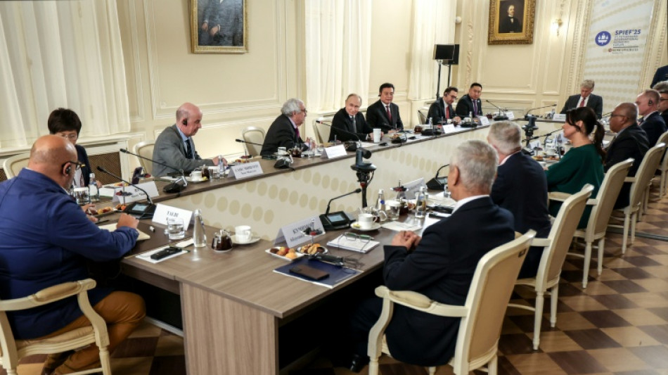 Putin afirma que rearmamento da Otan n&atilde;o representa 'amea&ccedil;a'