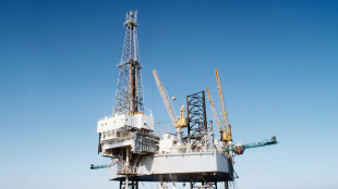Il petrolio &egrave; stabile, Brent poco sopra 72 dollari al barile