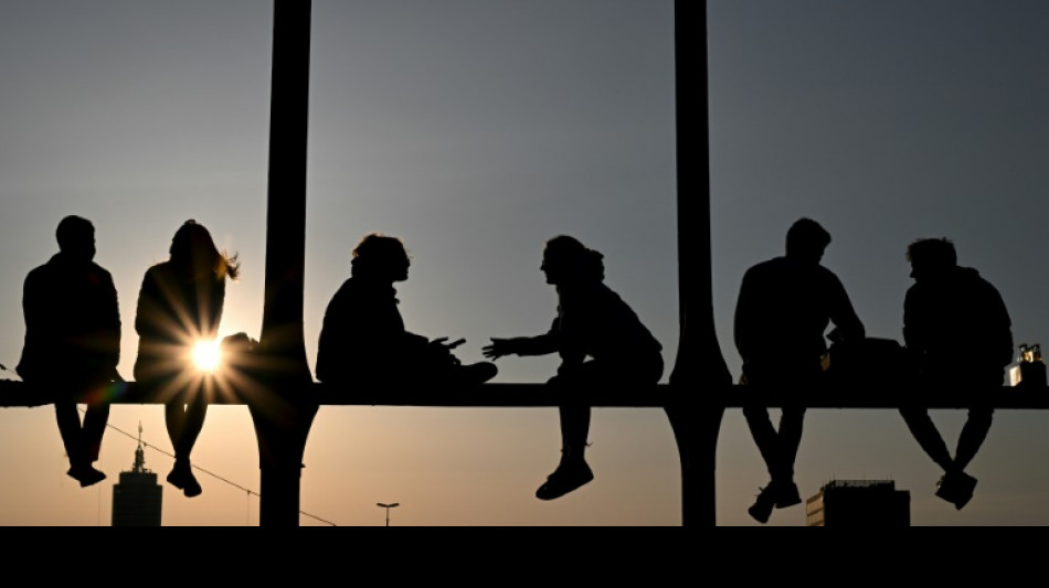 DAK-Umfrage: Zusammenhalt in Deutschland hat durch Pandemie und Krisen gelitten