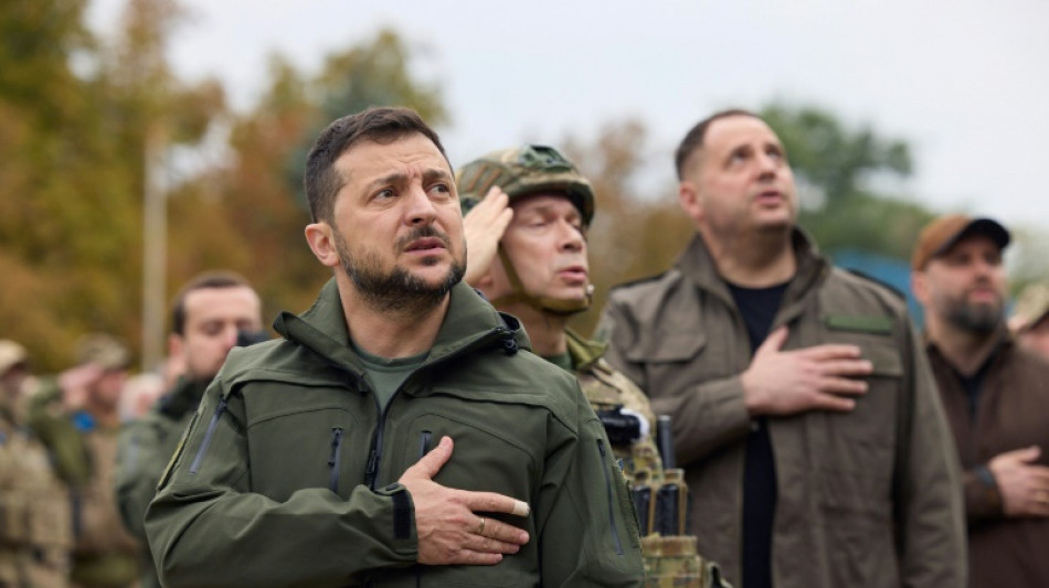 Ukraine: Zelensky &agrave; Izioum, ville cl&eacute; de l'Est reprise aux Russes 