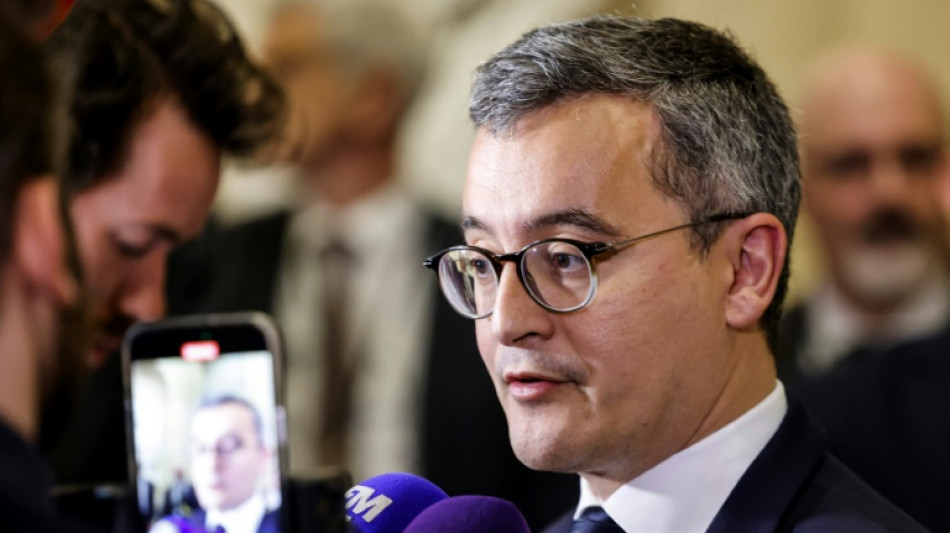 Parlamento franc&ecirc;s adota pol&ecirc;mica lei migrat&oacute;ria