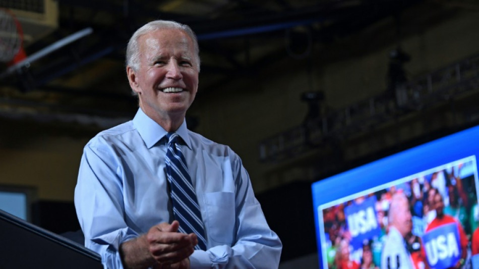En campagne, un Biden requinqu&eacute; d&eacute;nonce le "semi fascisme" dans le camp r&eacute;publicain