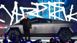 Le premier pickup &eacute;lectrique Cybertruck de Tesla est sorti d'usine