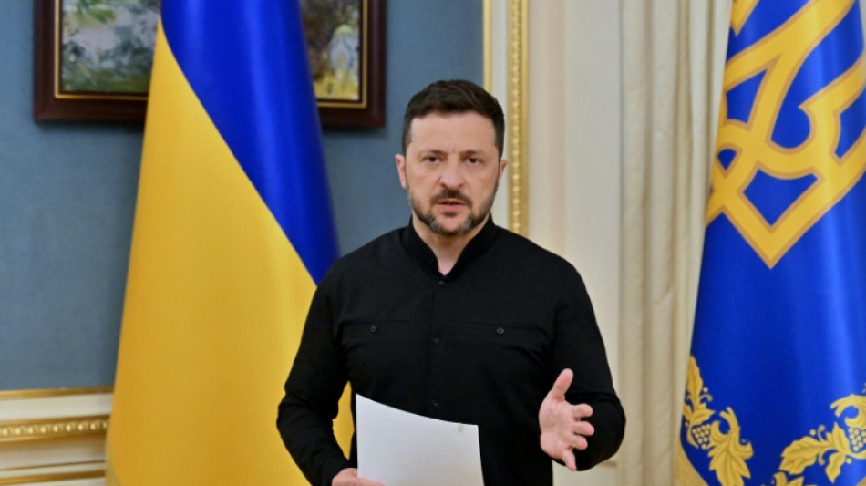 Zelensky acusa R&uacute;ssia de 'tentar ganhar tempo' para 'prosseguir' com invas&atilde;o