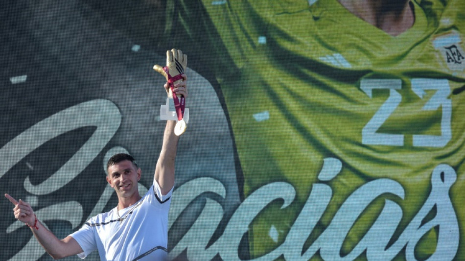 Argentine: le gardien Martinez acclam&eacute; par une foule impressionnante &agrave; Mar del Plata