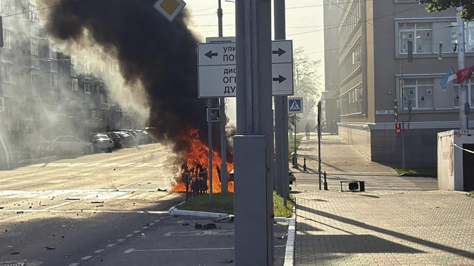 Mosca, nella notte abbattuti 21 droni ucraini, feriti tre civili