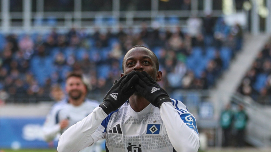 Mit Gl&uuml;ck und Dompe: HSV gelingt Befreiungsschlag beim KSC