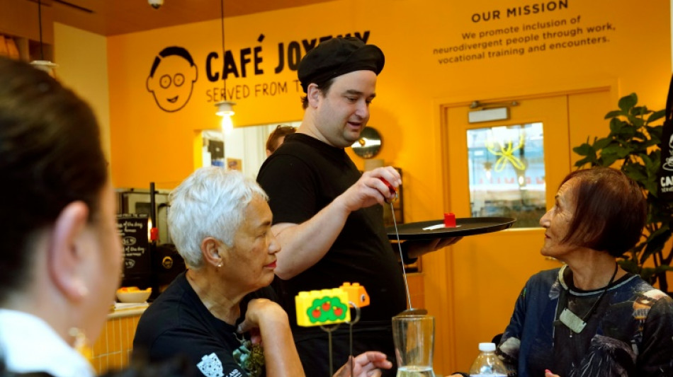 Un caf&eacute; franc&eacute;s en Nueva York da trabajo a personas con discapacidad