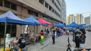 El gigante taiwan&eacute;s de la electr&oacute;nica Foxconn suspende sus actividades en una ciudad china confinada