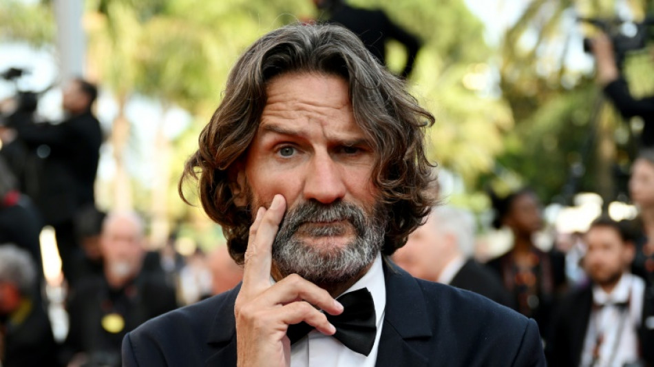 Fr&eacute;d&eacute;ric Beigbeder change d'&eacute;diteur pour un livre de "confessions"