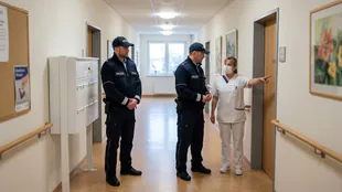 Drei Br&auml;nde halten Berliner Feuerwehr mit mehr als 120 Kr&auml;ften in Atem