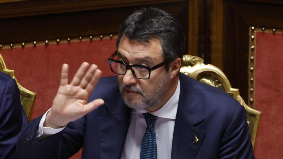 Salvini, 'Mimit e Mef stanno lavorando sulle accise, non so se oggi in Cdm'