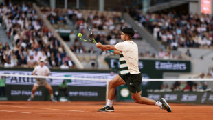 'Amazing' Alcaraz cruises into French Open last four