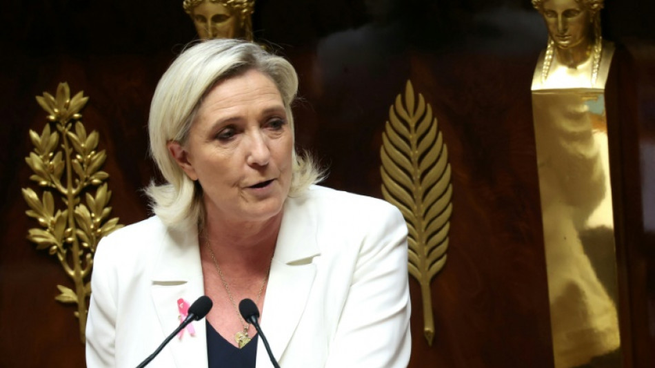 Budget: Le Pen exige de nouvelles concessions, la censure n'est "pas in&eacute;luctable"
