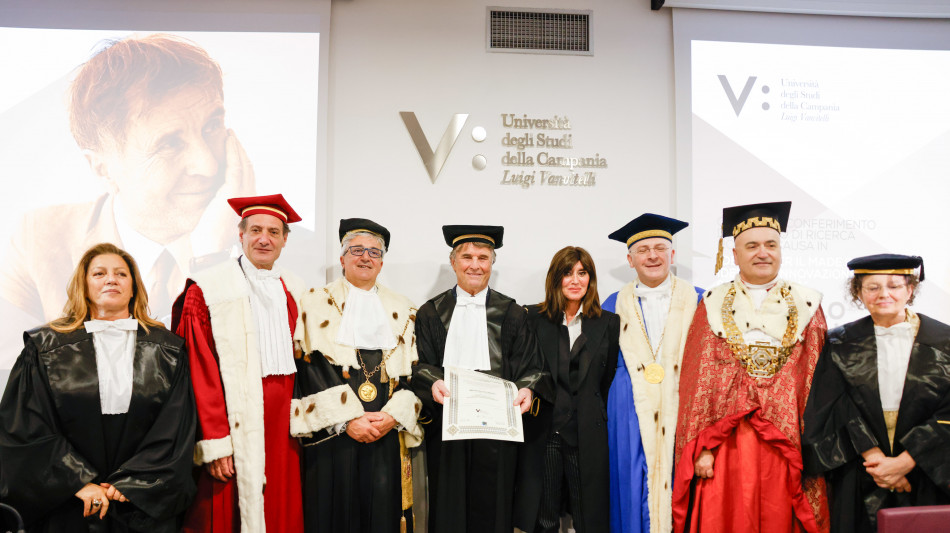 Cucinelli ai giovani, studiate il giusto ma innamoratevi