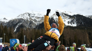 Nach Gold: Preu&szlig; darf Trainer R&ouml;iseland die Haare schneiden