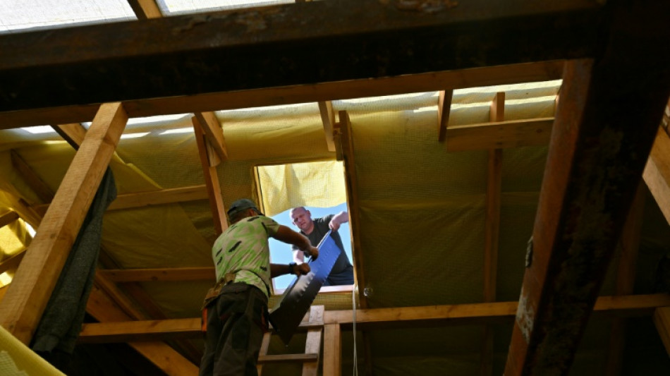 Pr&egrave;s de Kiev, la course contre la montre pour reconstruire avant l'hiver