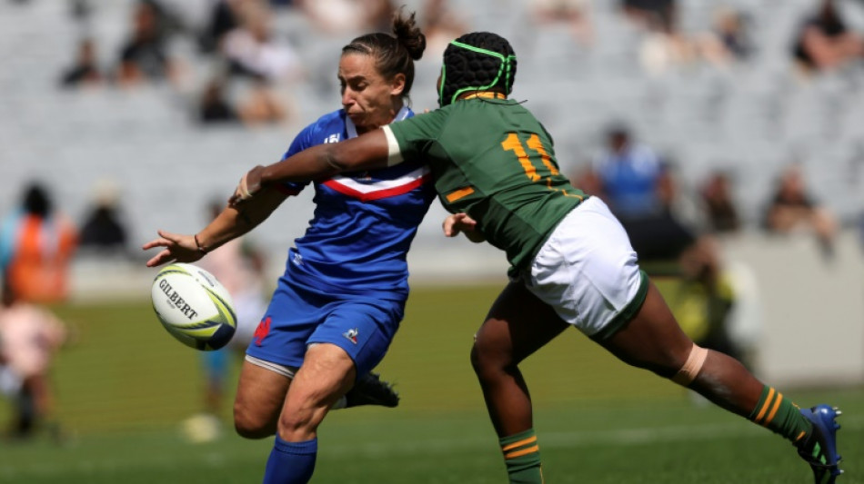 Bless&eacute;e au Mondial, la demie de m&ecirc;l&eacute;e des Bleues Laure Sansus dit adieu au rugby