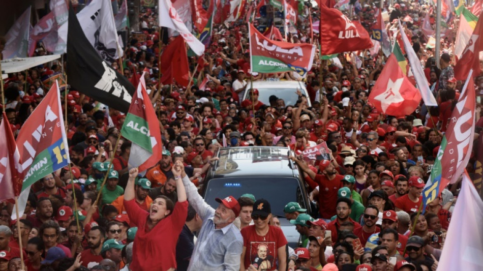 Br&eacute;sil: Lula gagnerait la pr&eacute;sidentielle 53%-47% contre Bolsonaro, selon un sondage
