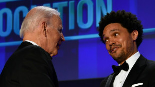 Zur&uuml;ck zu Spott und pr&auml;sidialem Auftritt