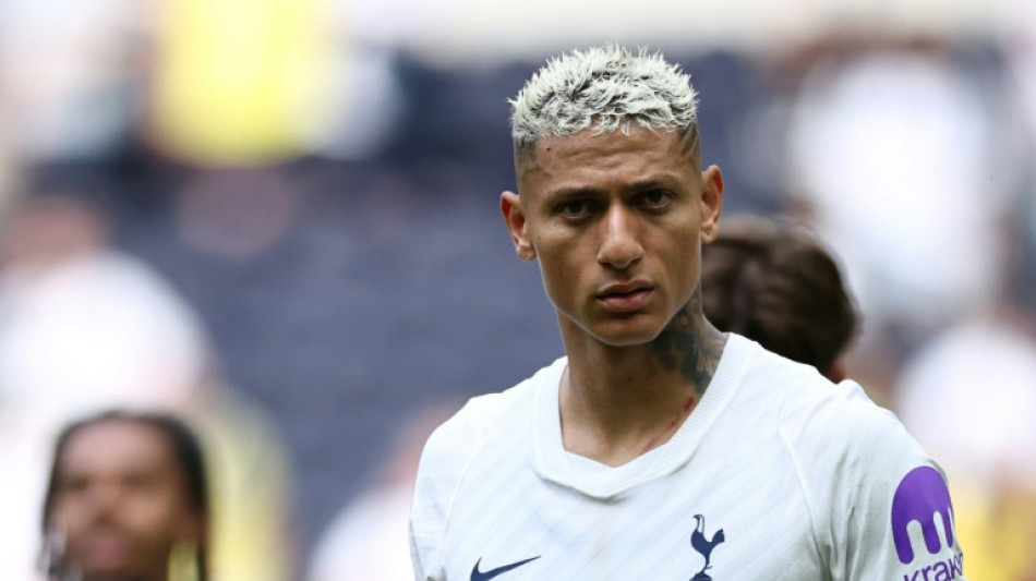 Tottenham n&atilde;o relaciona Richarlison para Copa da Liga Inglesa