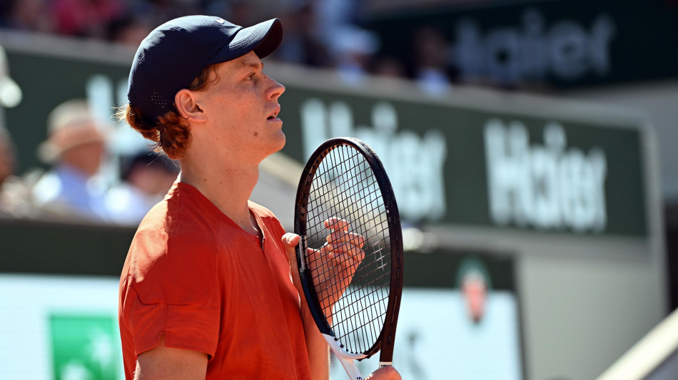 Sinner vince la prima da n.1, &egrave; agli ottavi ad Halle