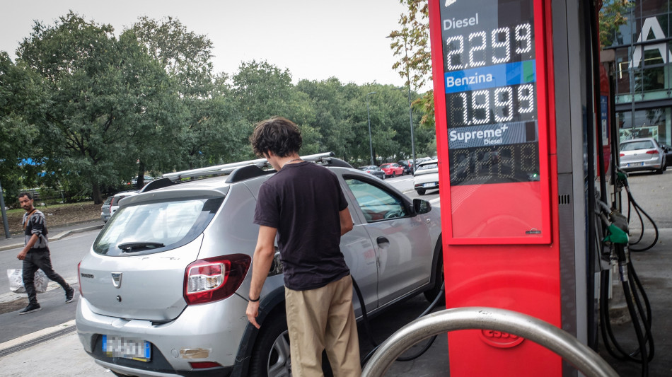 ++ Prezzo petrolio sale ancora, Brent scambiato a 110 dollari ++