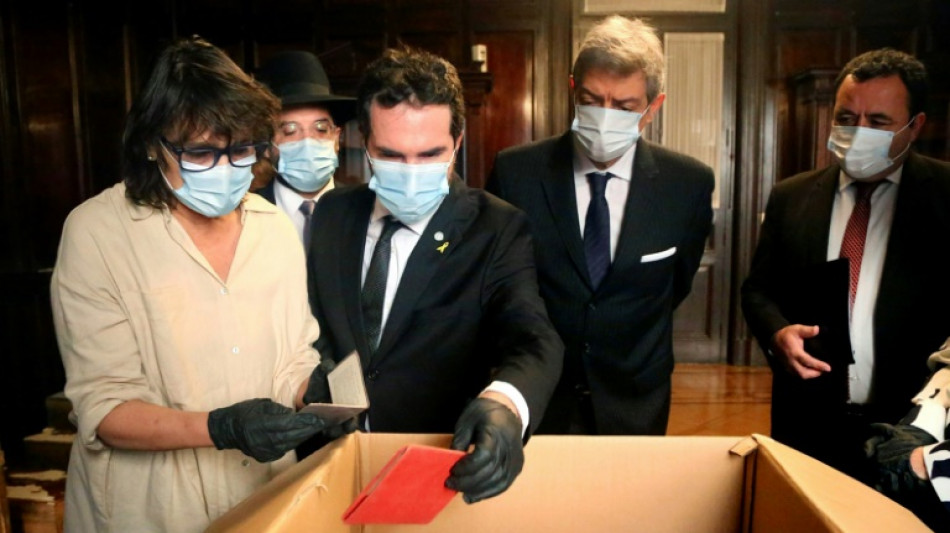 Hallan documentos nazis en archivos de la Corte Suprema argentina