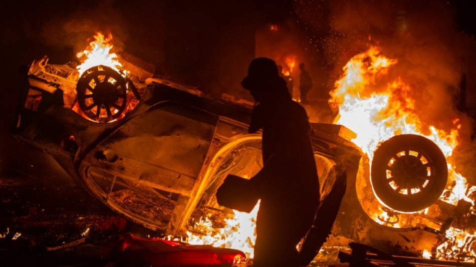 Drei Tote bei Protesten in Indonesien - Demonstranten z&uuml;nden Rathaus an