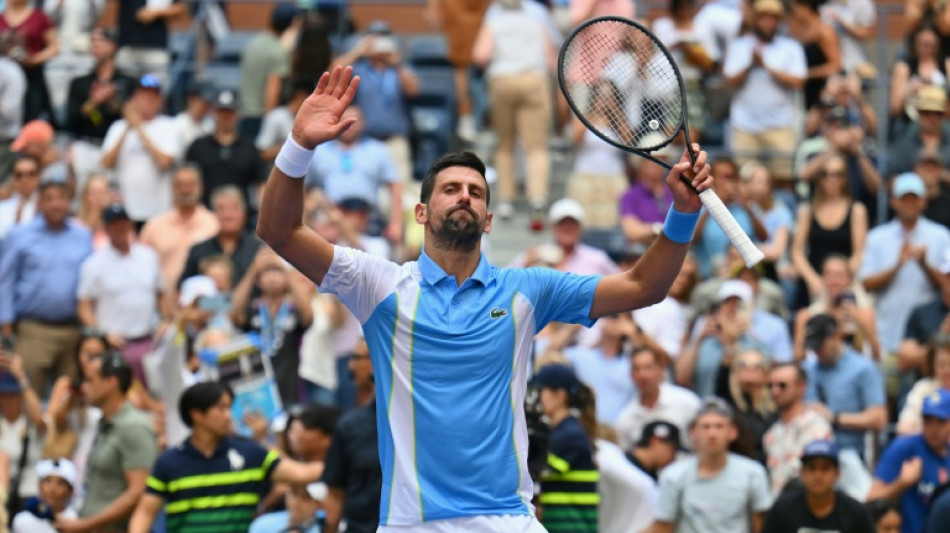 'Old fella' Djokovic romps into US Open third round