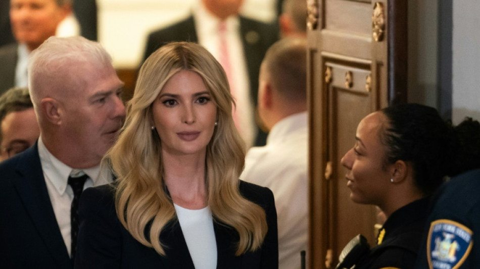 Filha de Trump dep&otilde;e em julgamento civil por fraude fiscal