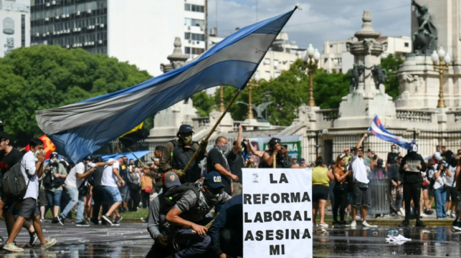 La central obrera argentina llama a la huelga contra la reforma laboral de Milei
